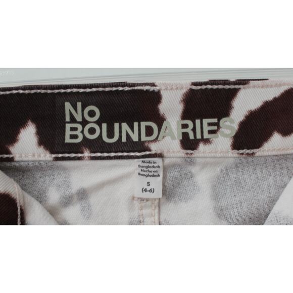 No Boundaries Womens Denim Mini Skirt Cow Print Size S NWT - Picture 6 of 7